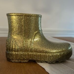 Brand new Ugg, Drizlita waterproof rain boots. Size 7. Glitter Gold